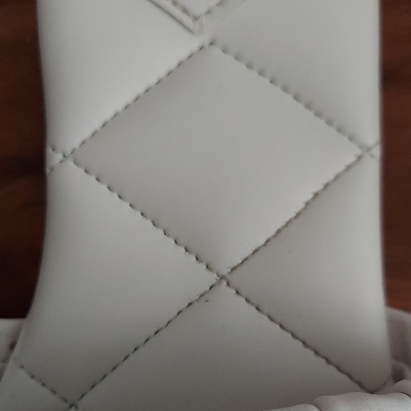 Sam Edelman White Quilted Slide Sandals, Size 9 - Picture 10 of 12